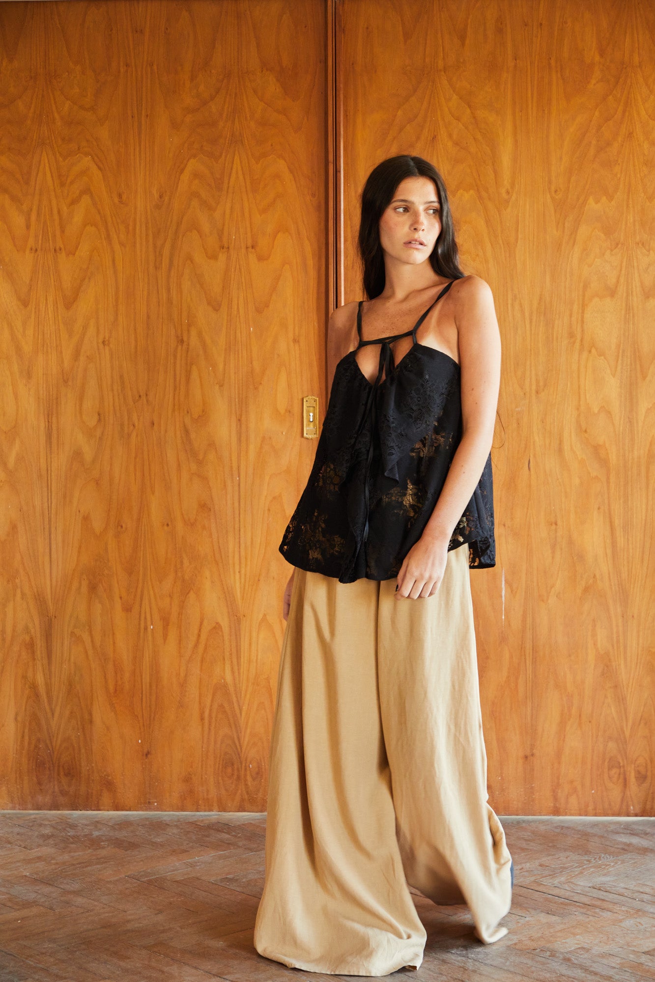 Top Olive Encaje Negro