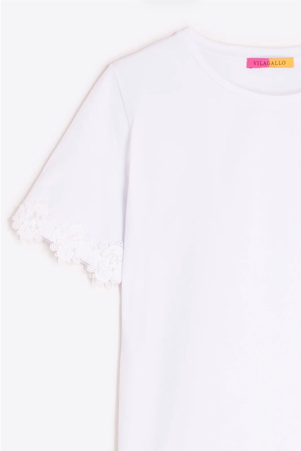 Camiseta Mangas Bordadas