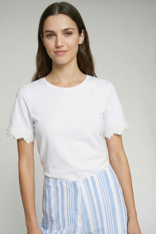 Camiseta Mangas Bordadas