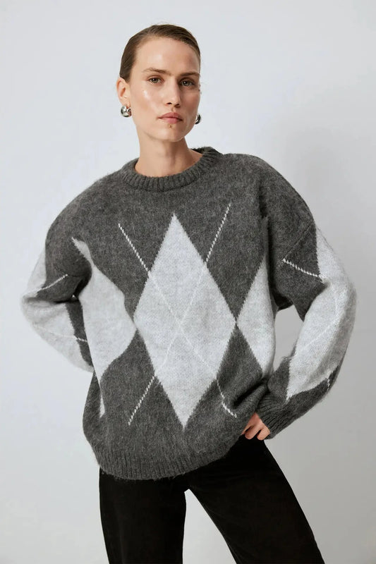 Jersey Rombos, color Gris, Abrigado ideal para este otoño invierno.